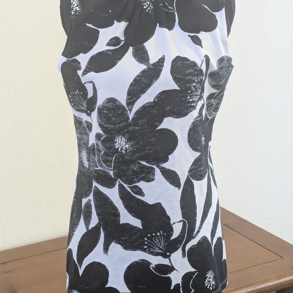 Express Black White Floral Mock Neck Sleeveless Blouse Large Bold Print Top
